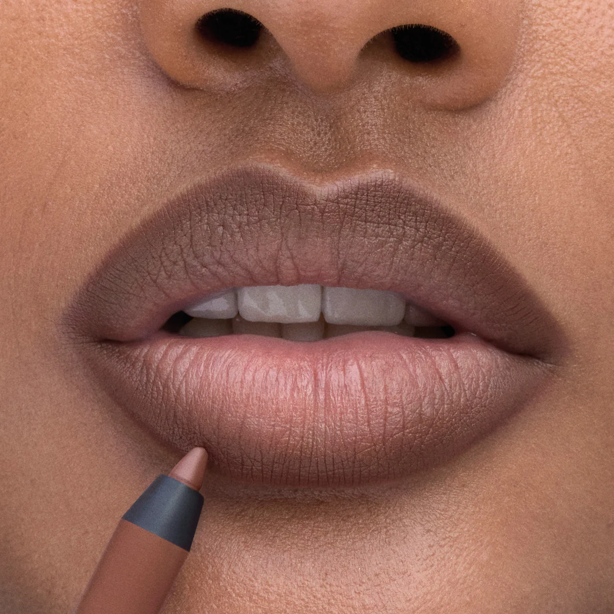 TIME LINER Lips - Ceruzka na pery