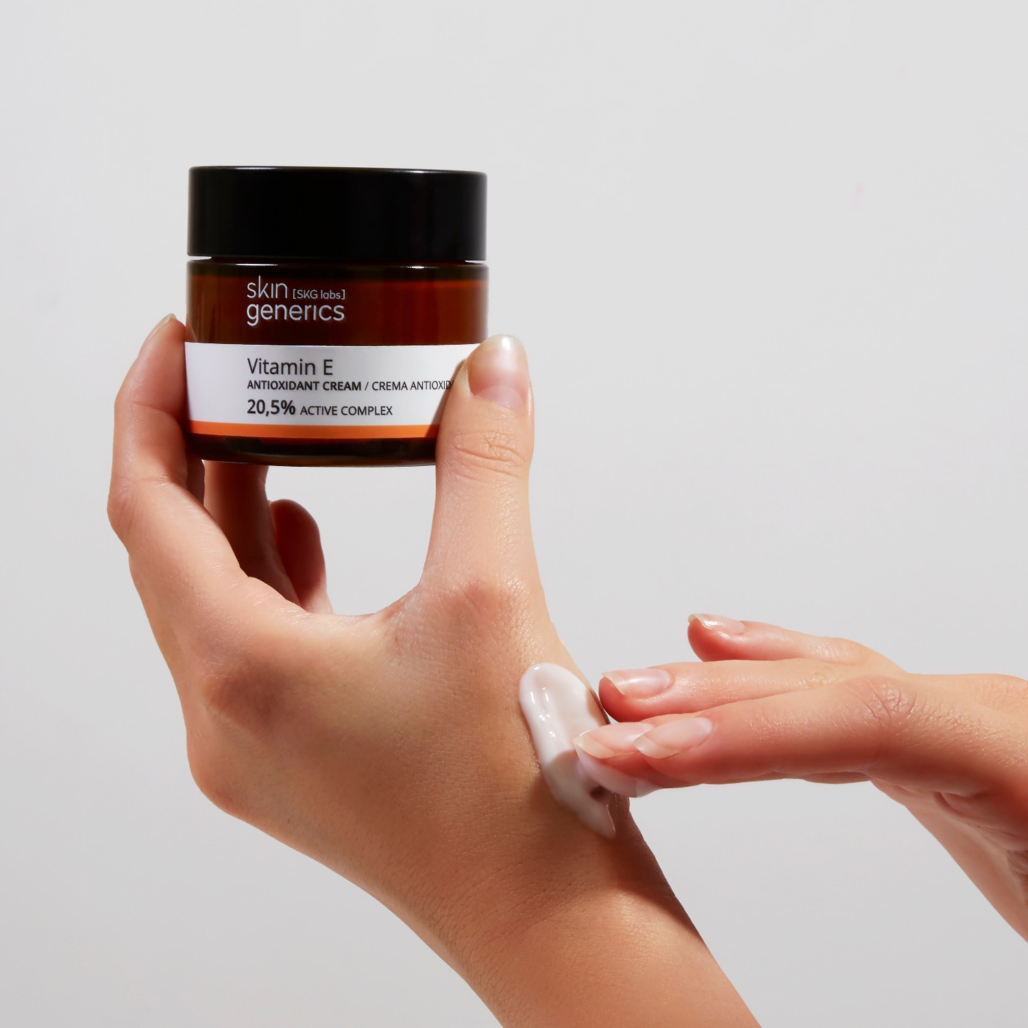 Skin Generics antioksidativna krema za sijaj z vitaminom E