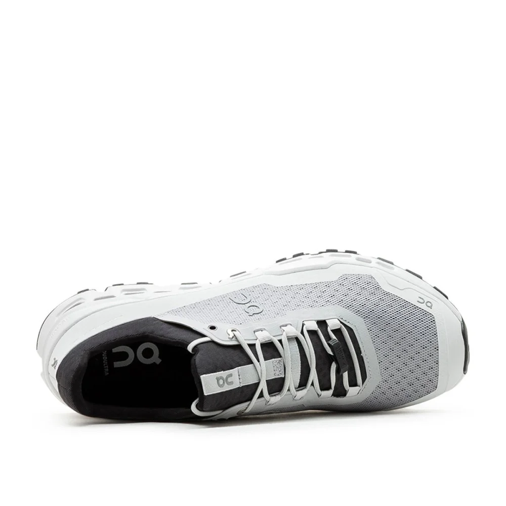 ON Cloudultra 44.99045 / bunt