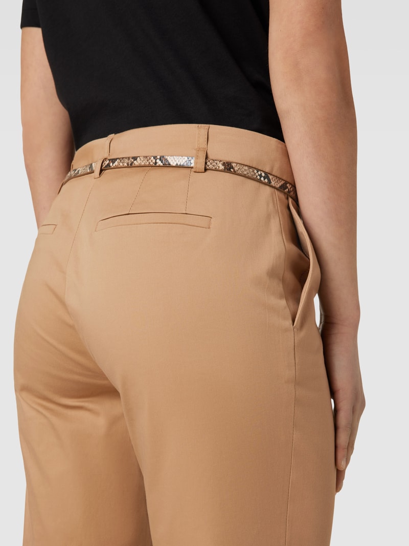 Stoffhose mit Gürtel in camel