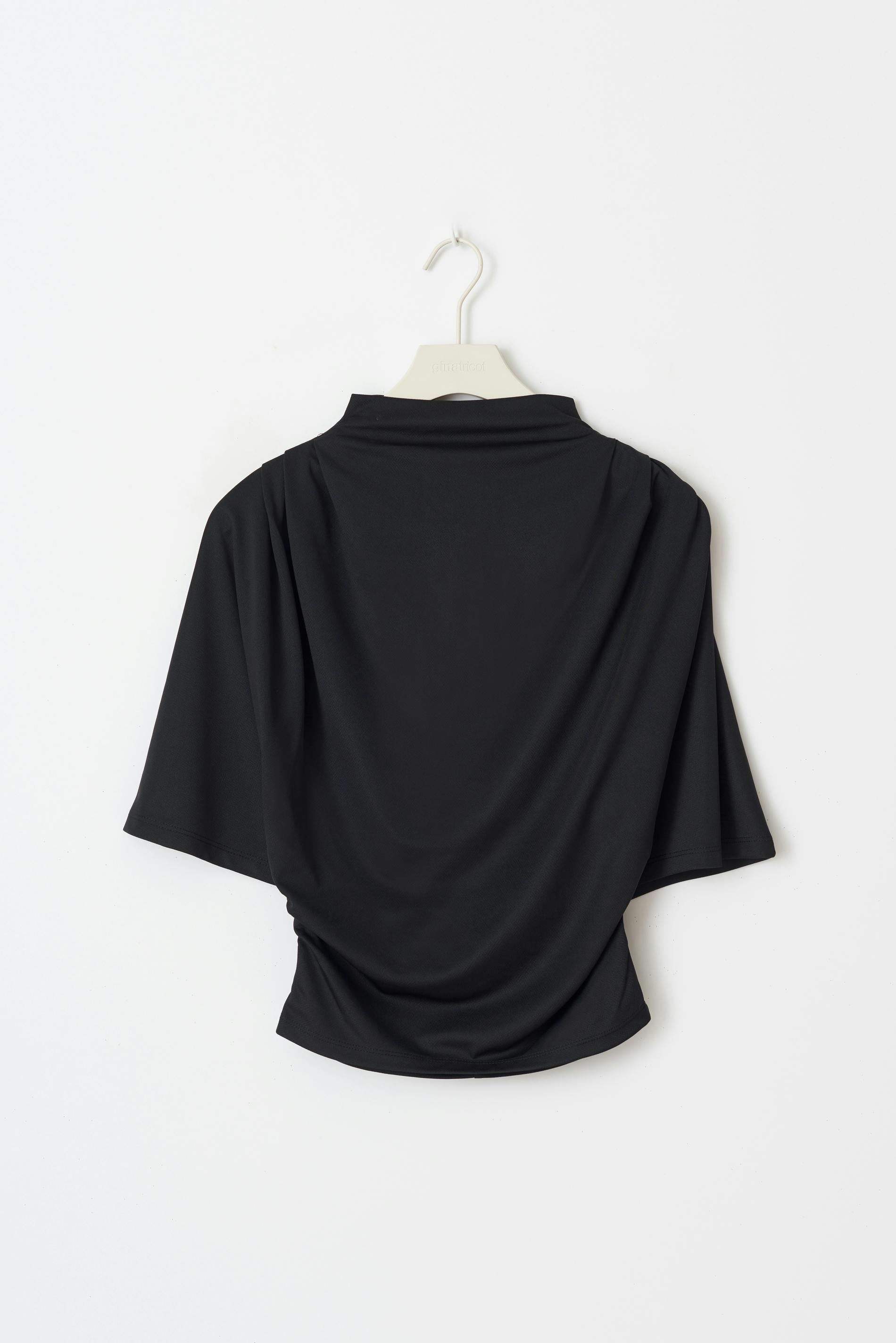 Drapy top