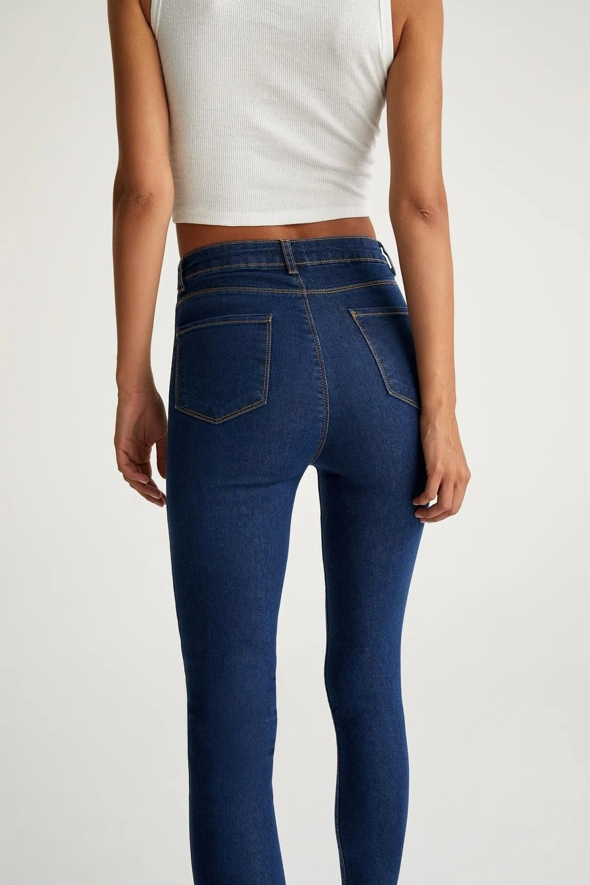 DeFacto  Jeggnig – Super Skinny Fit – Jeanshose mit hoher Taille und schmalem Bein – Y2909az22au