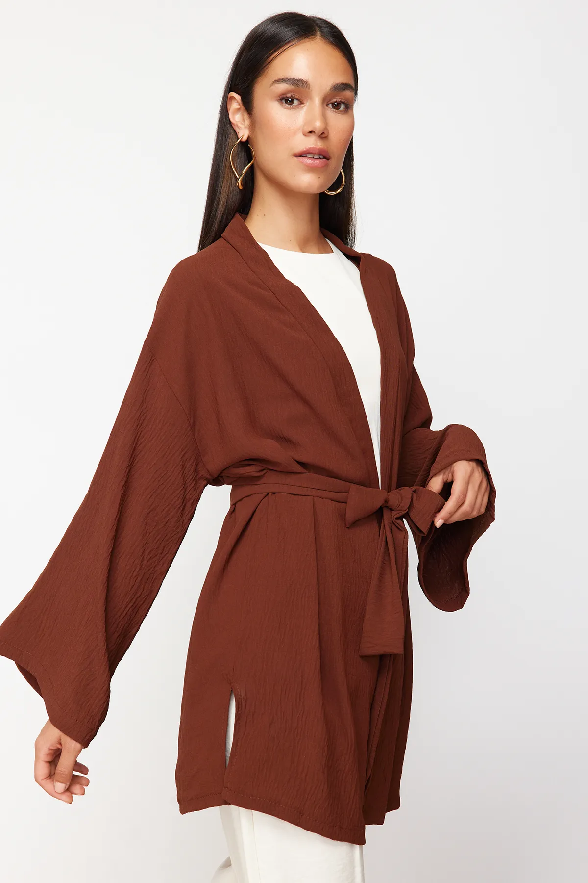 Trendyol Modest  Brauner gewebter Kimono in Leinenoptik TCTSS24KK00004