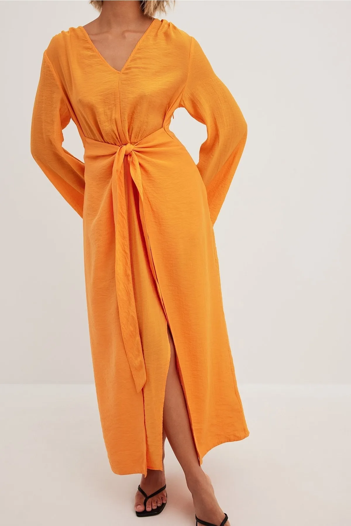 NA-KD  Maxikleid mit Bindegürtel