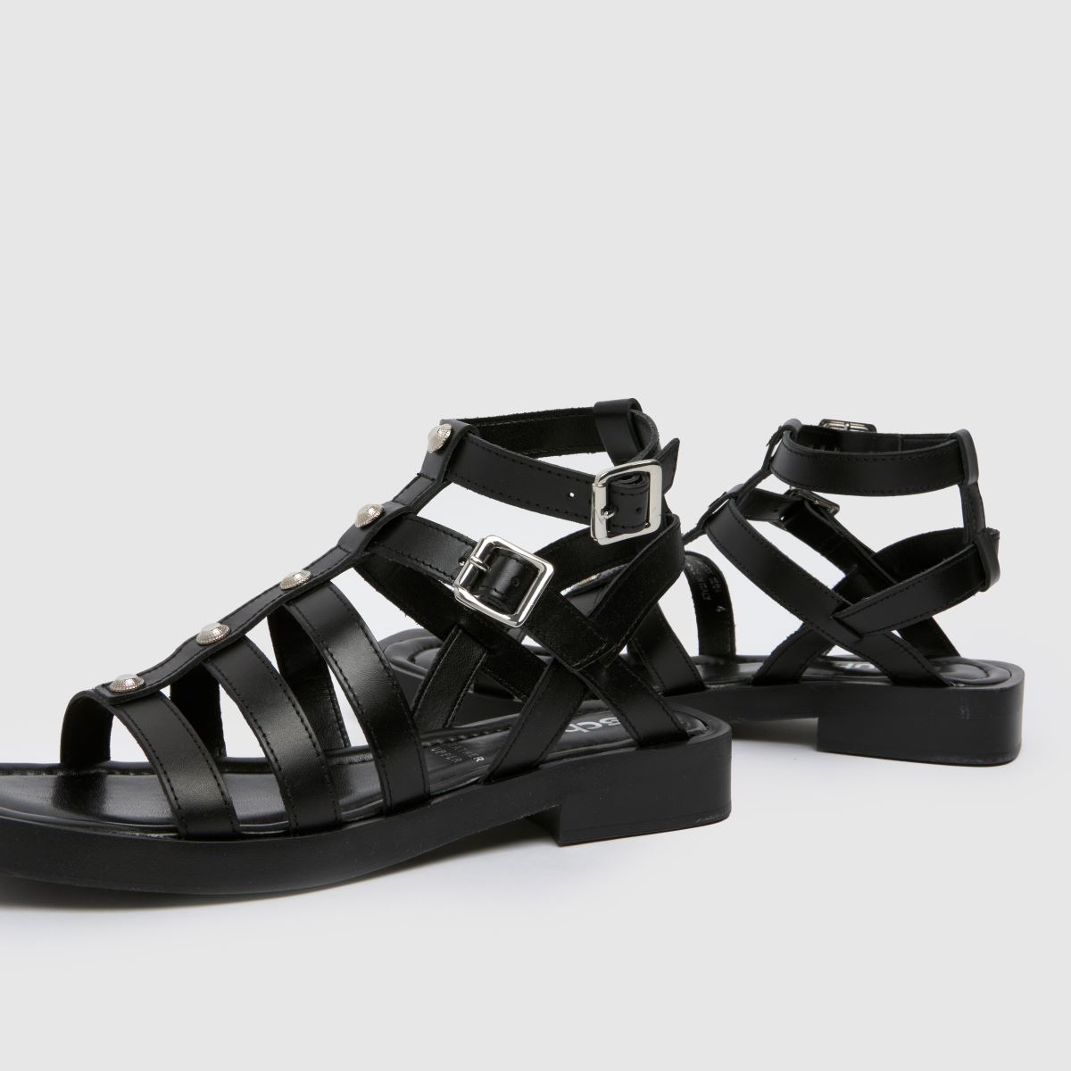 Schuh Tempeny szegecses szandál fekete színben