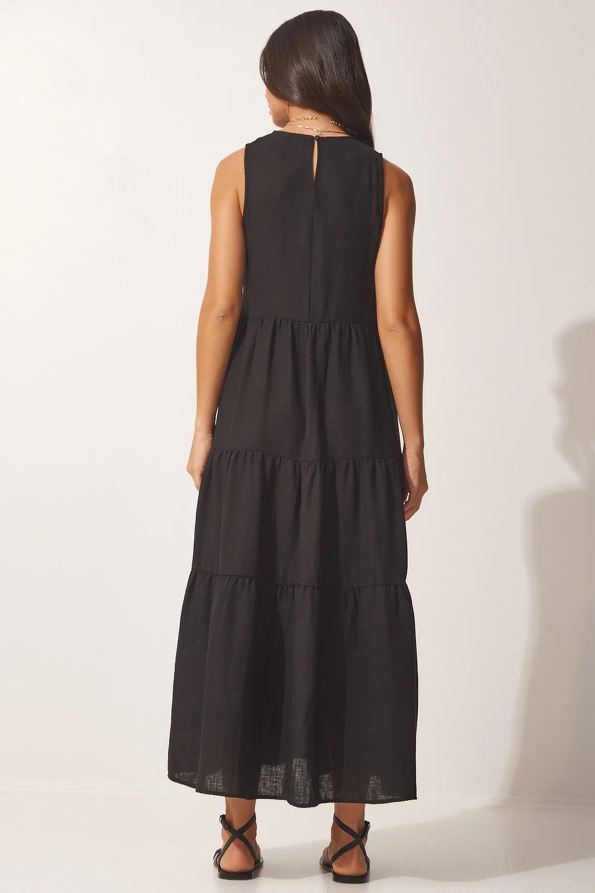 Happiness İstanbul  Schwarzes, ärmelloses Strickkleid mit Volant für Damen UB00129