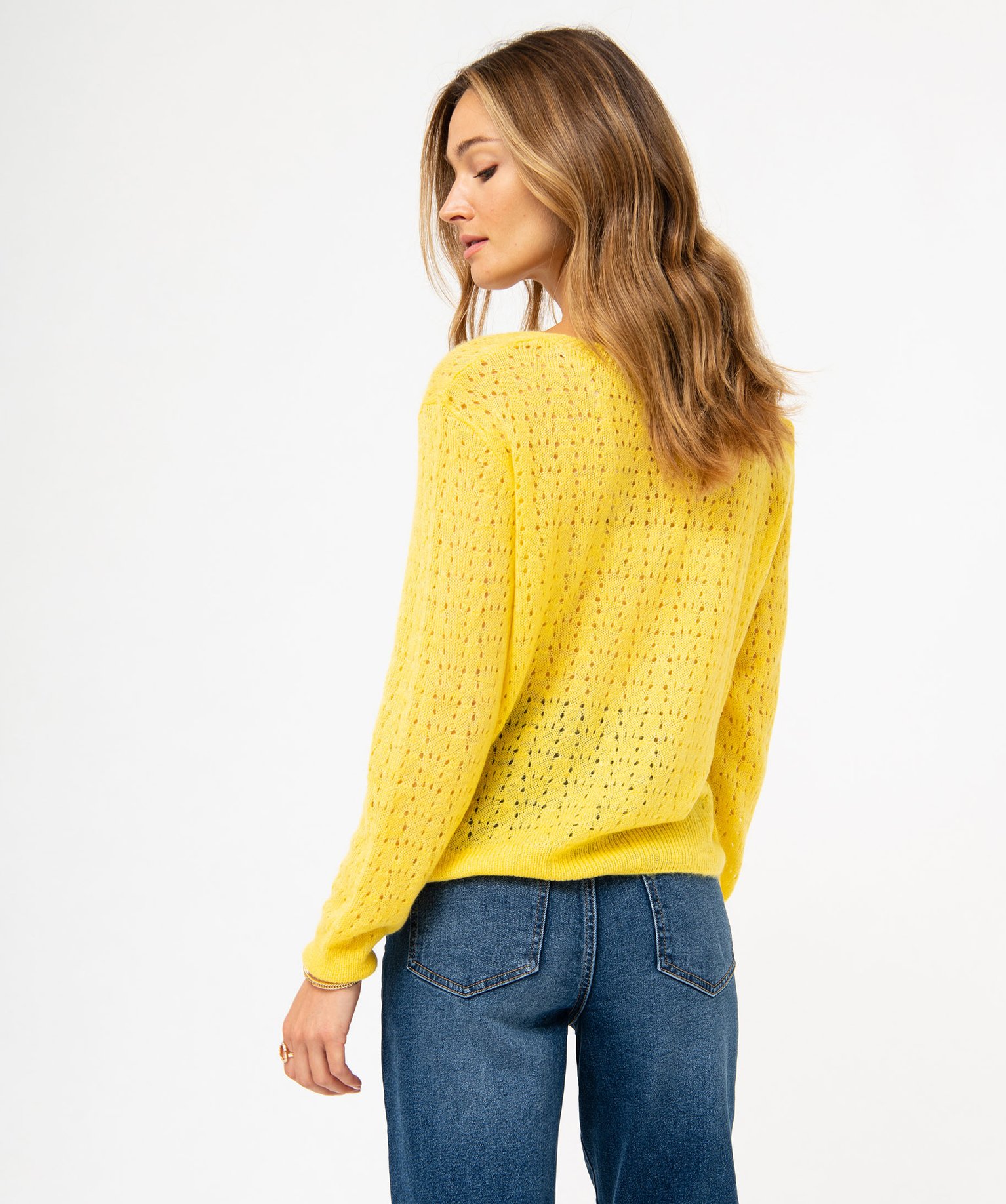 Pull léger à col V en maille ajourée femme jaune | GEMO