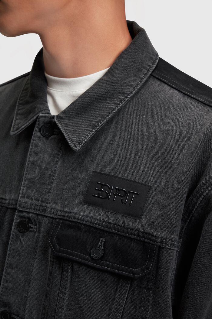 Truckerjacke aus Denim im Oversize-Look
