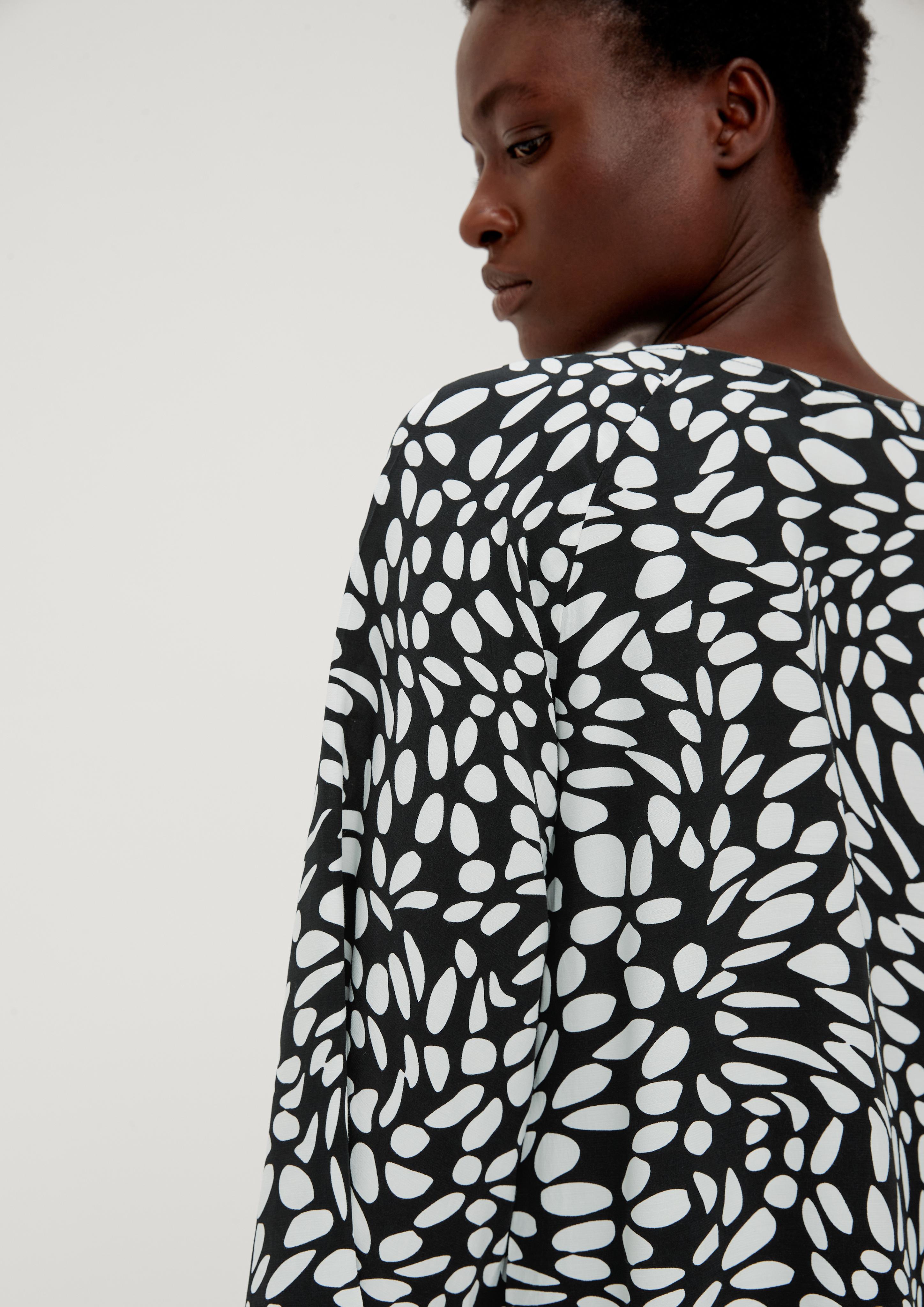 Viskosebluse mit Crêpestruktur  2132036-99A0
