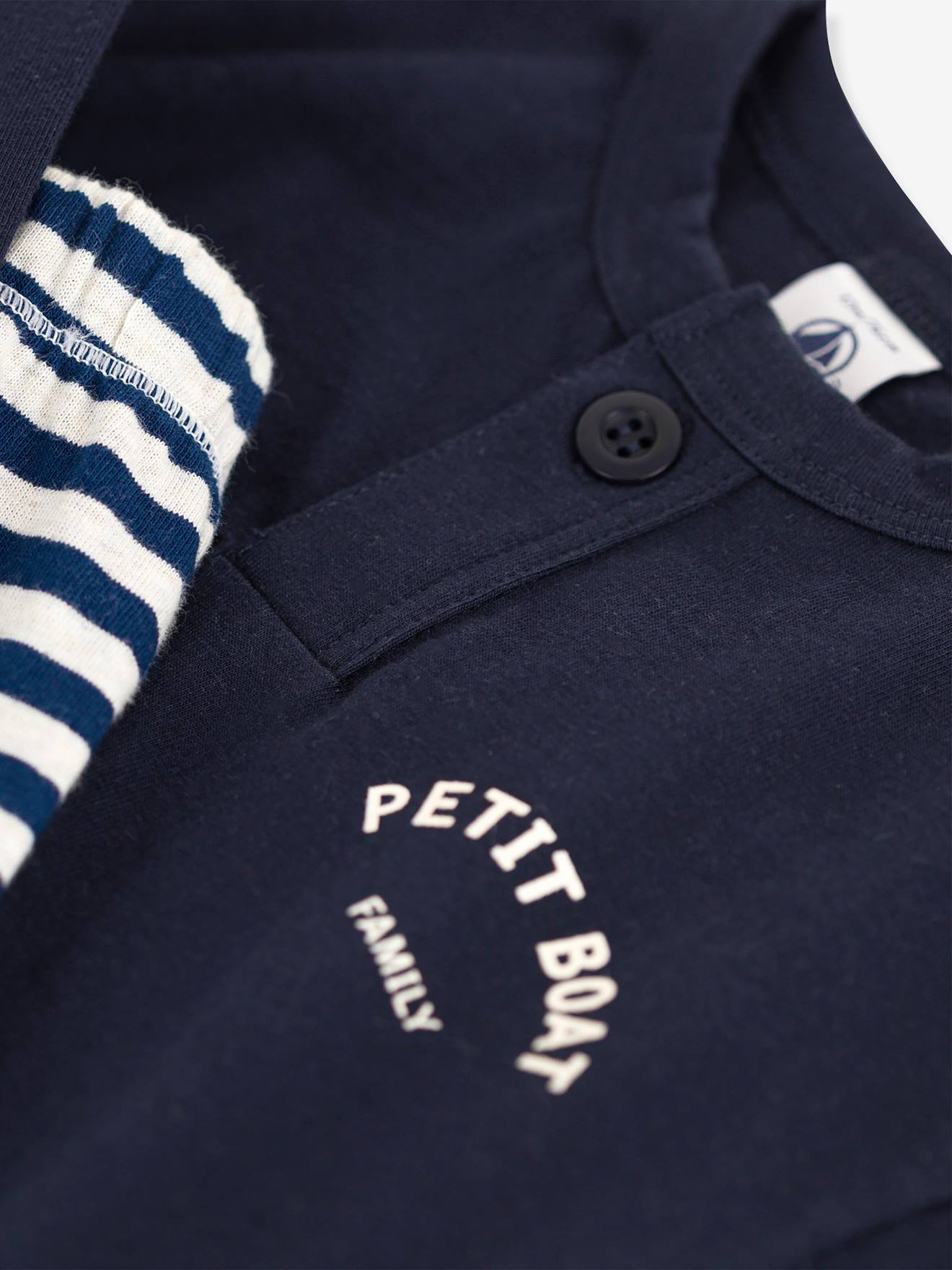 Ensemble cadeau bébé : tee-shirt et pantalon
