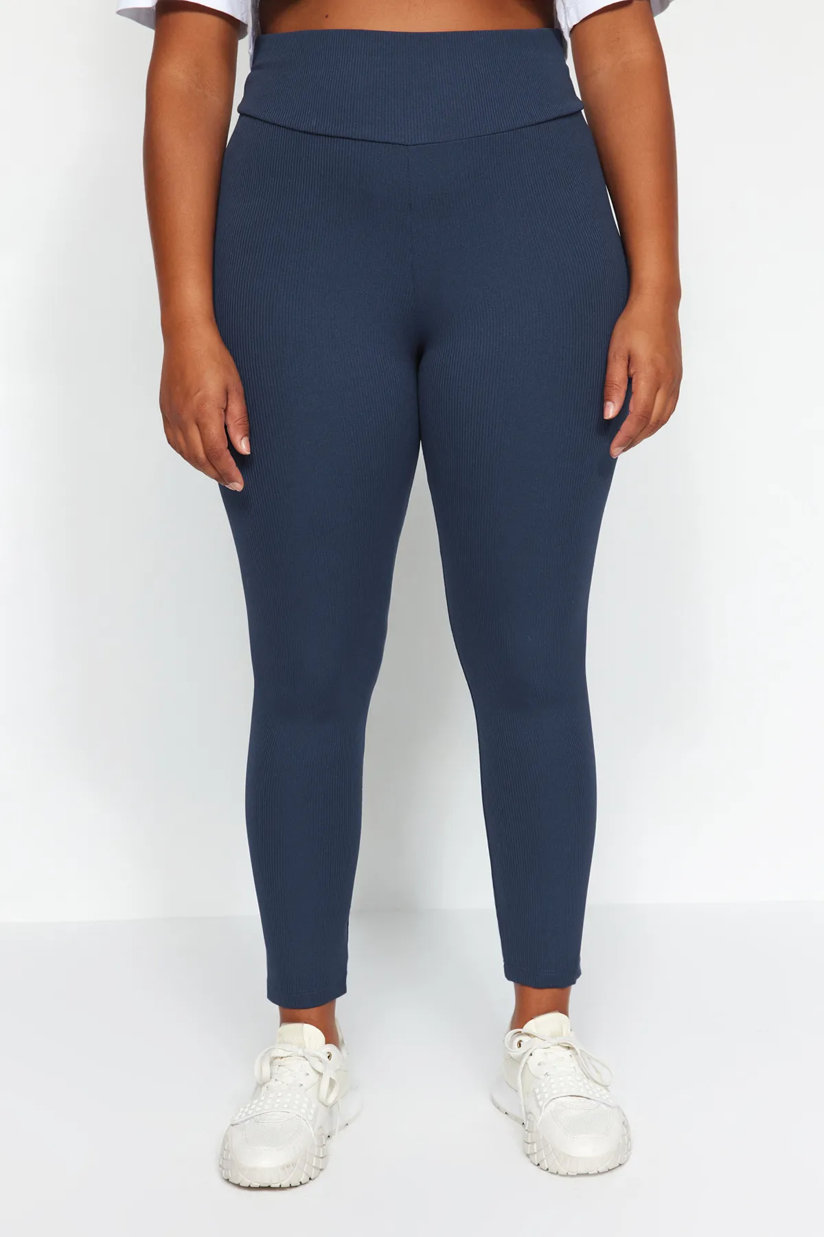 Trendyol Curve  Marineblaue schnurgebundene Strickstrumpfhose TBBAW23AY00009