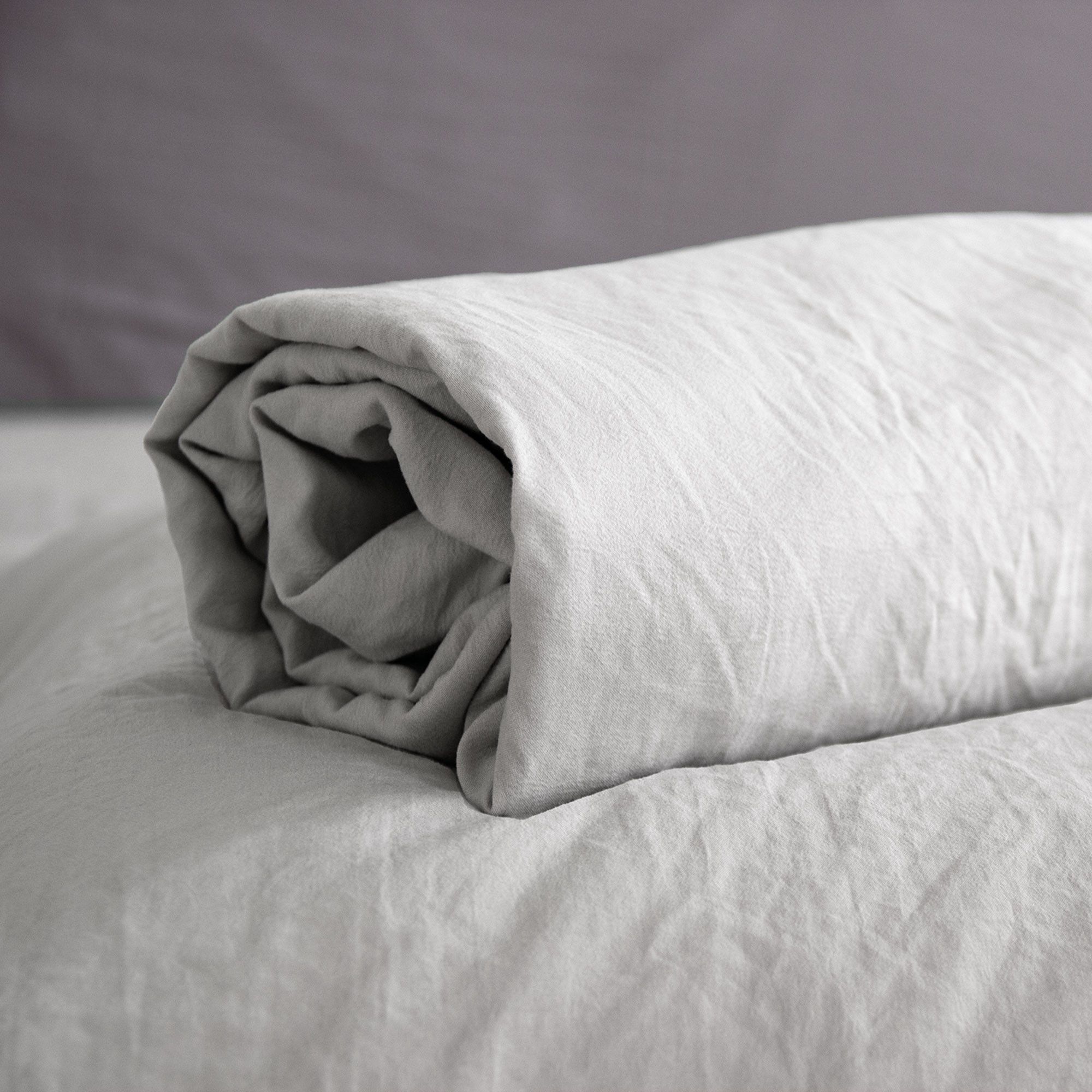 Drap-housse uni microfibre lavée bonnet 28 cm