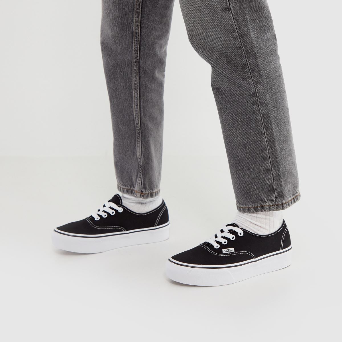 Vans – Autentiska Platform 2.0-sneakers i svart och vitt