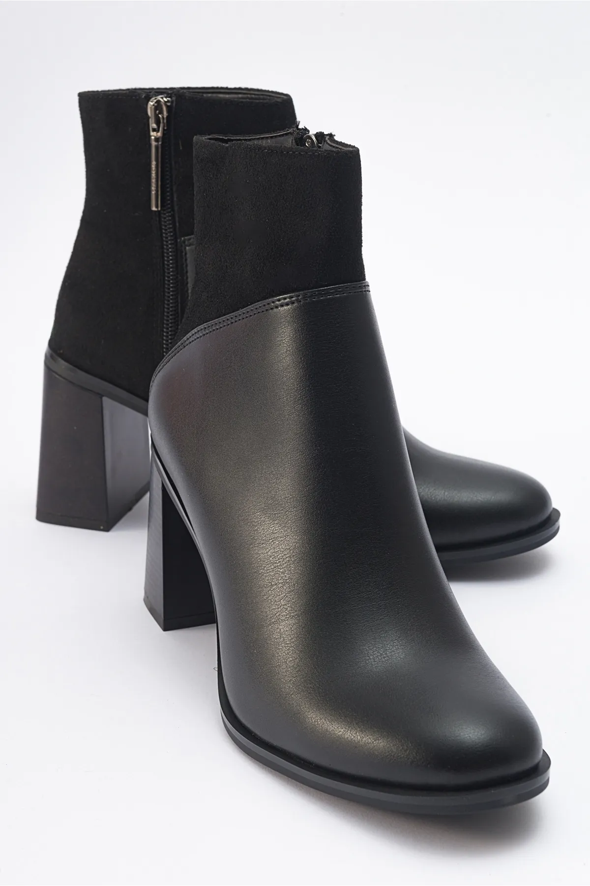 LuviShoes  ROPA Schwarze Damen-Stiefel mit Absatz