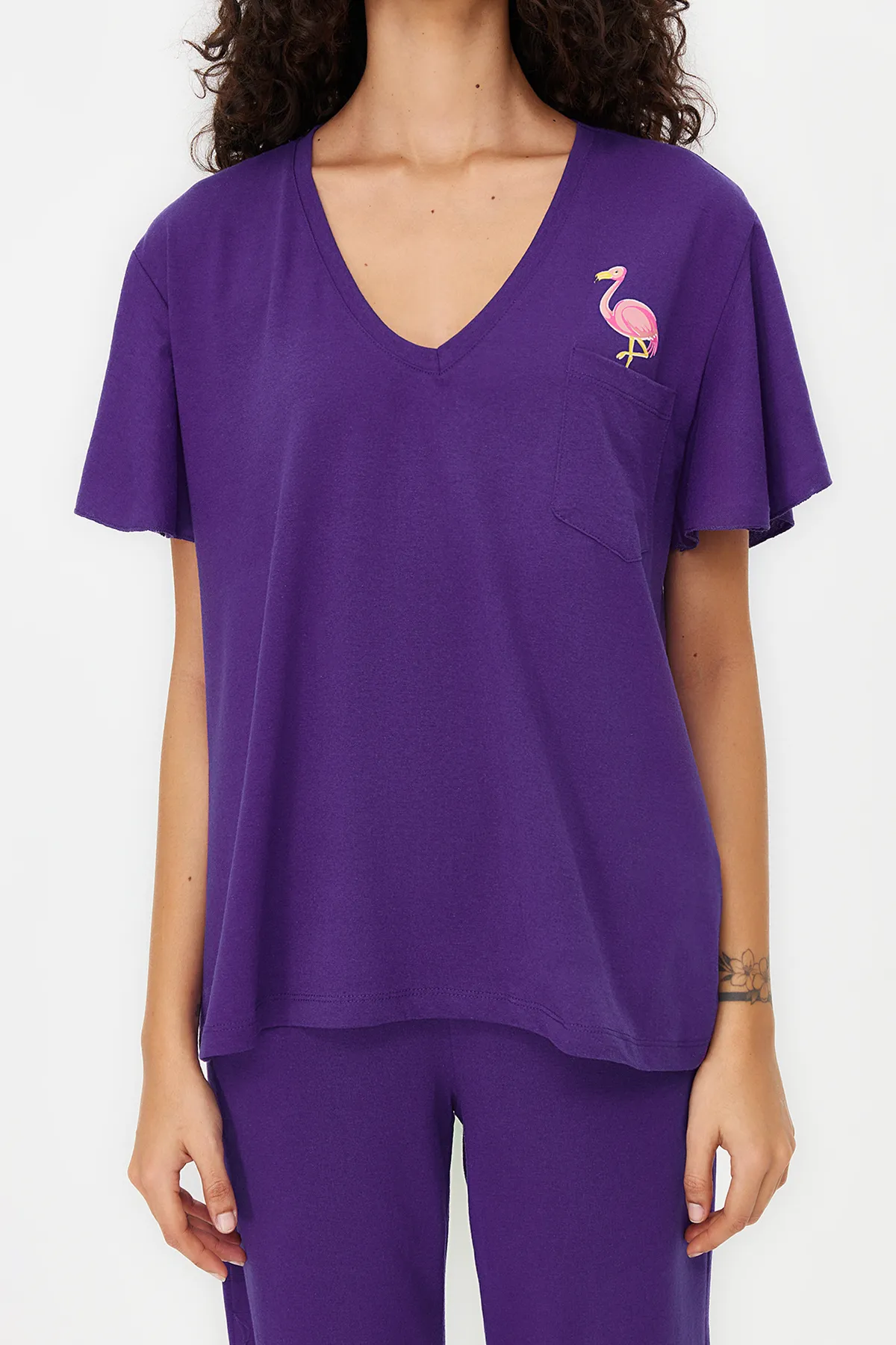 Trendyol Collection  Lilafarbenes Pyjama-Set aus Baumwolle mit Flamingo-Aufdruck und Schwungrad-Detail THMSS20PT0172