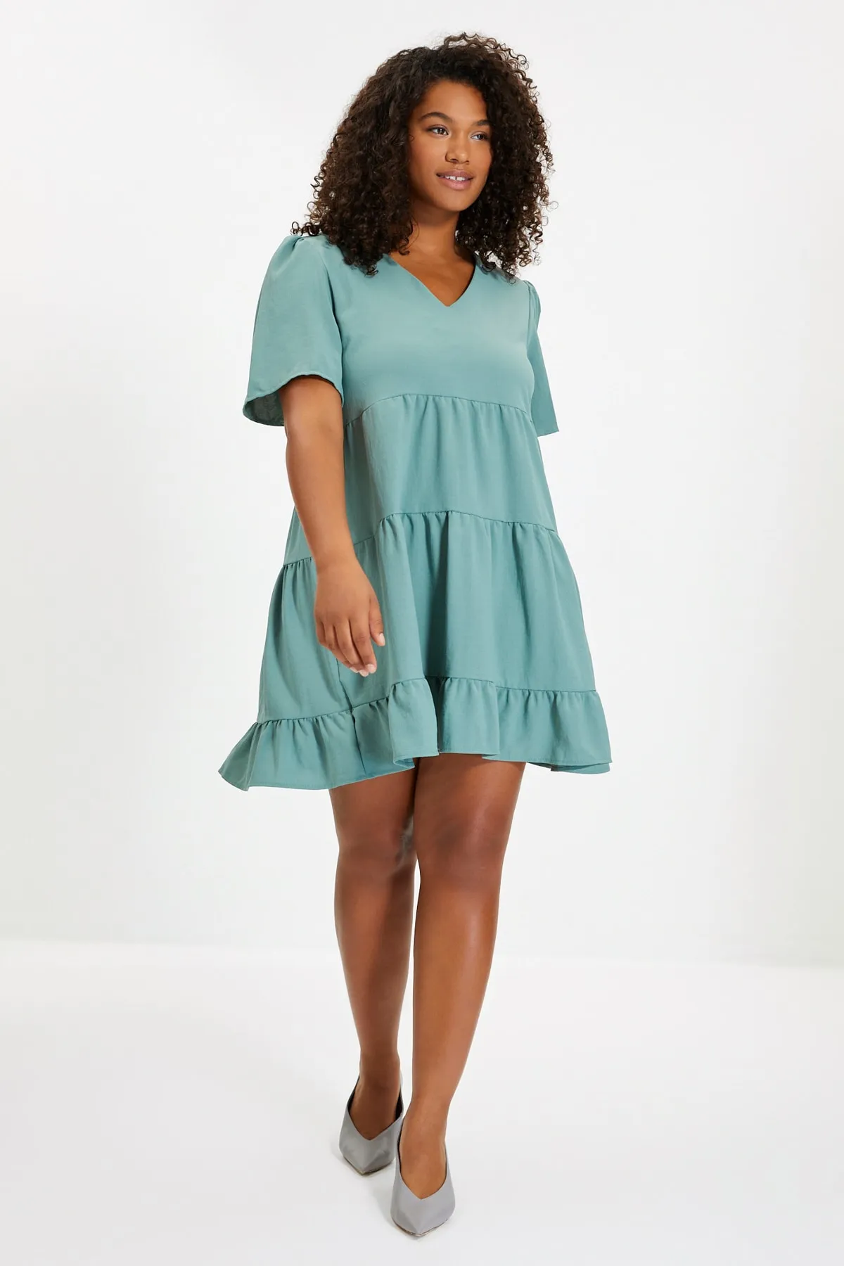 Trendyol Collection  Khakifarbenes, weit geschnittenes Mini-Webkleid TWOSS20EL0400