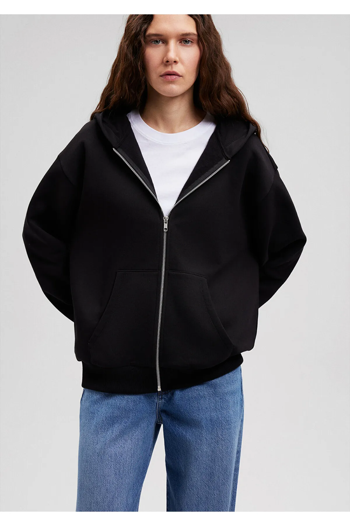 Mavi  Schwarzes Basic-Sweatshirt mit Reißverschluss und Kapuze 1611775-900