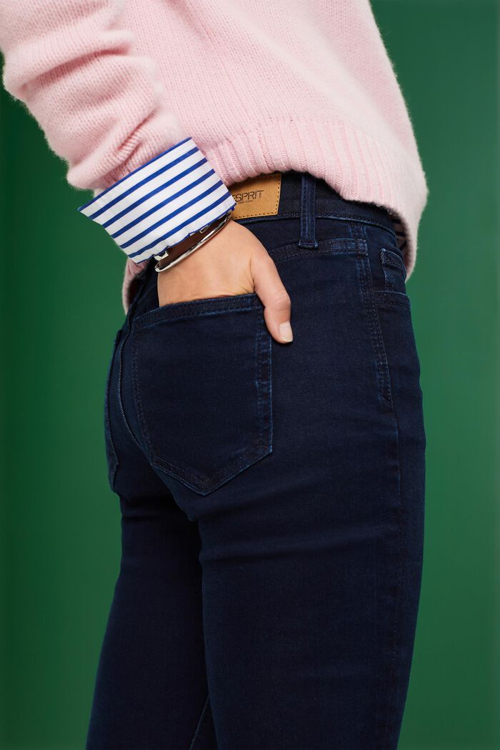 Schmale Jeans mit mittlerer Bundhöhe