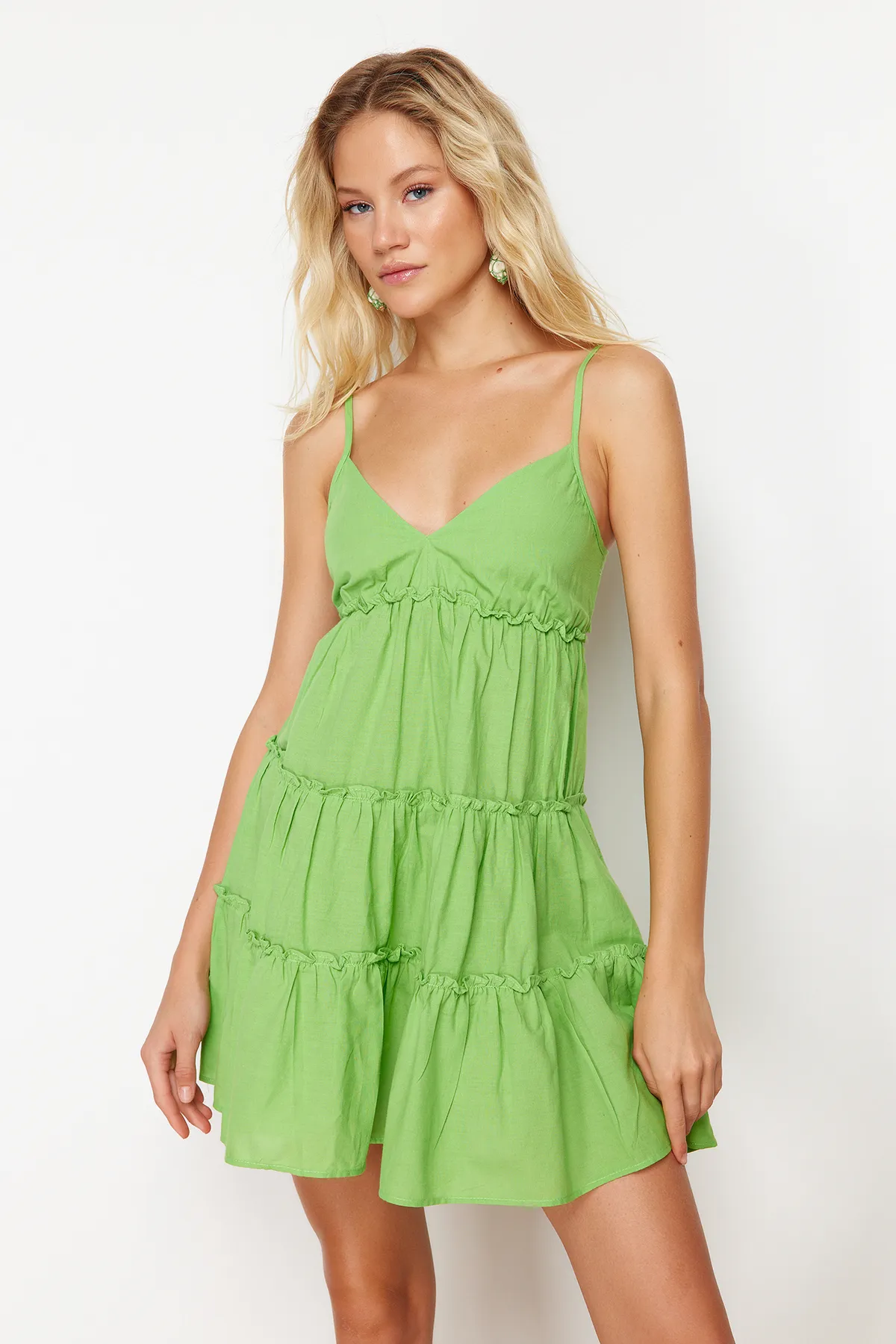 Trendyol Collection  Neongrünes Mini-Strandkleid mit gewebten Rüschen aus 100 % Baumwolle TBESS24EL00069