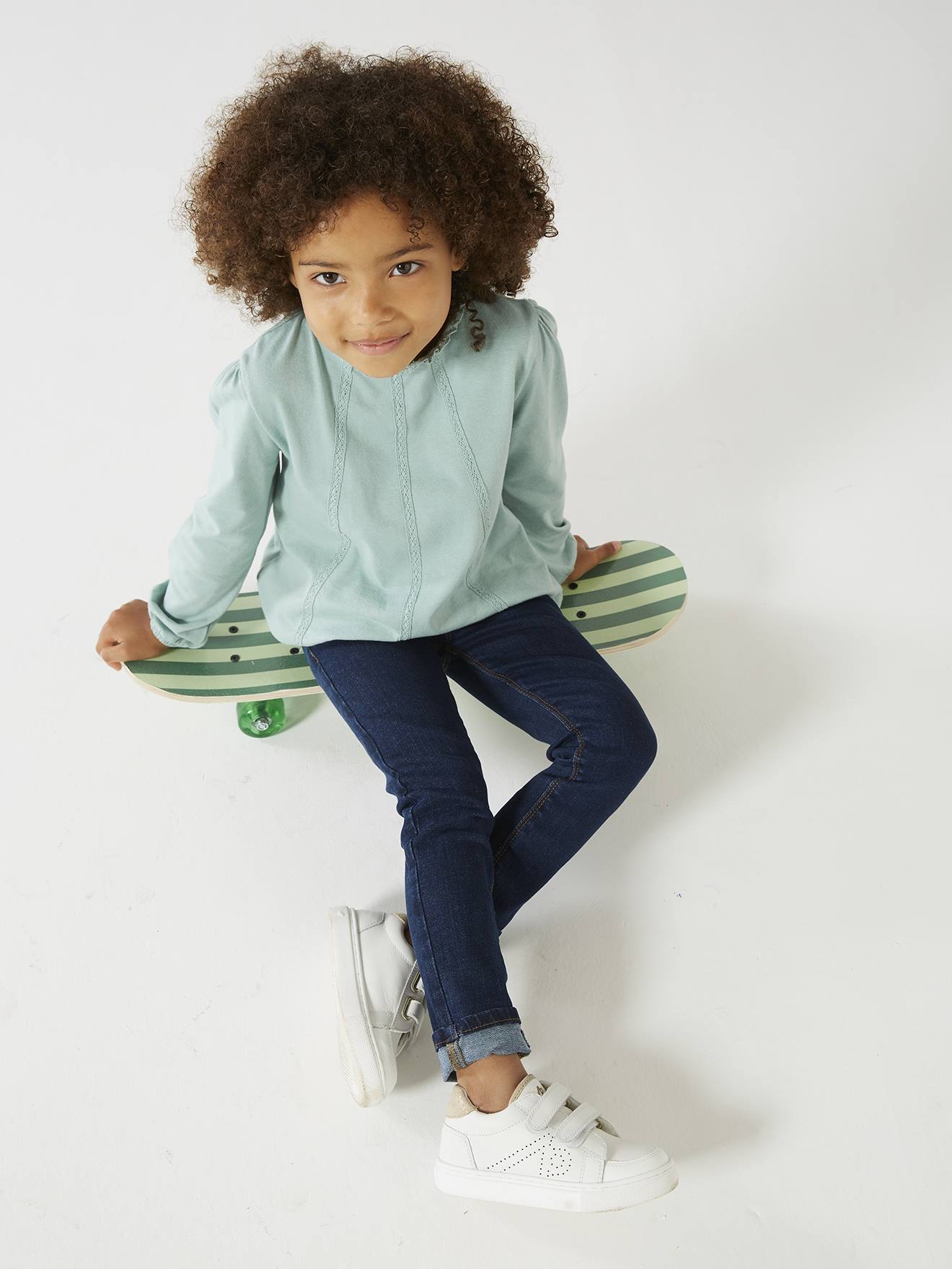 T-shirt blouse Basics fille détails en macramé vert clair uni