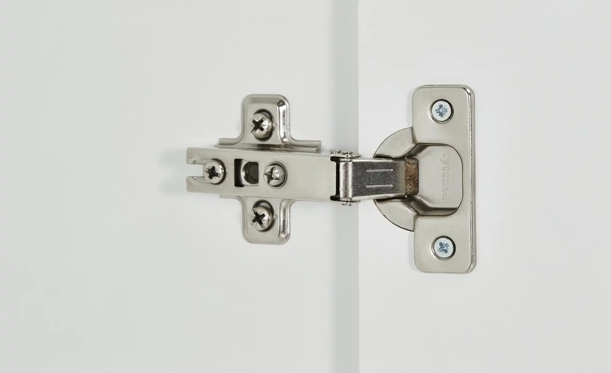 Garderobenschrank