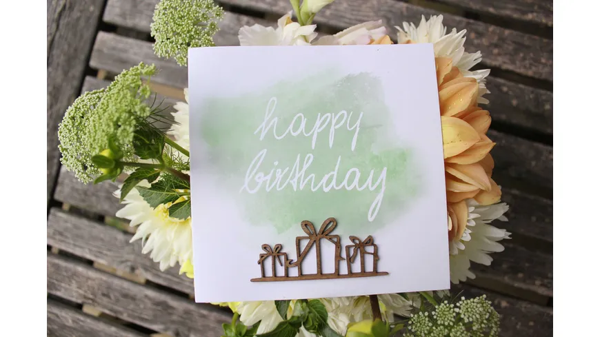 Grußkarte Druck mit Holzschriftzug Birthday Päckchen