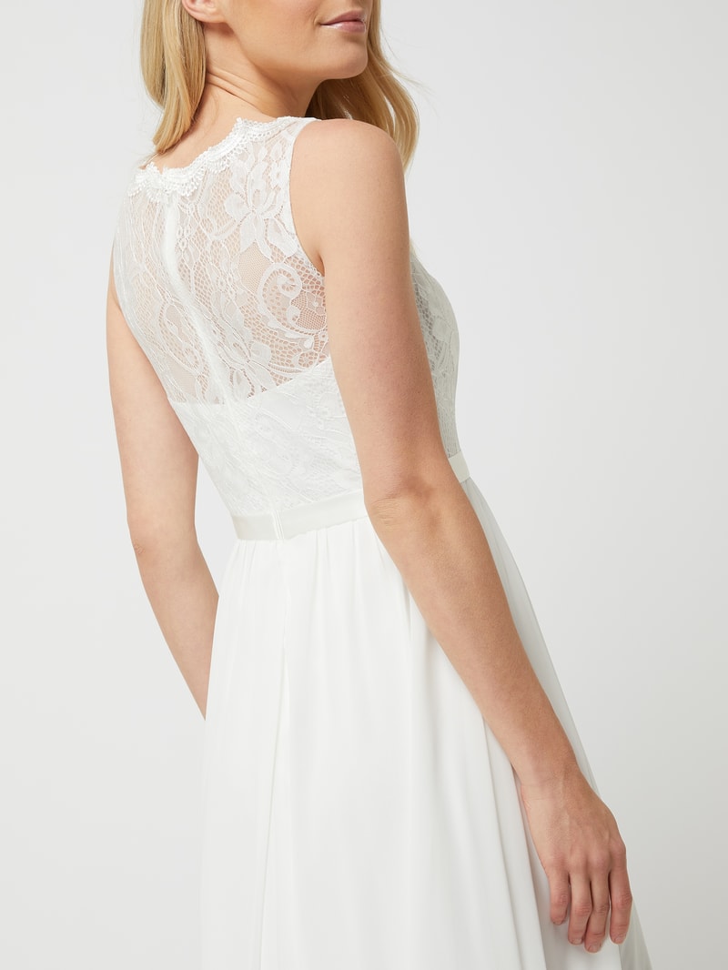 Brautkleid aus Spitze und Chiffon in offwhite