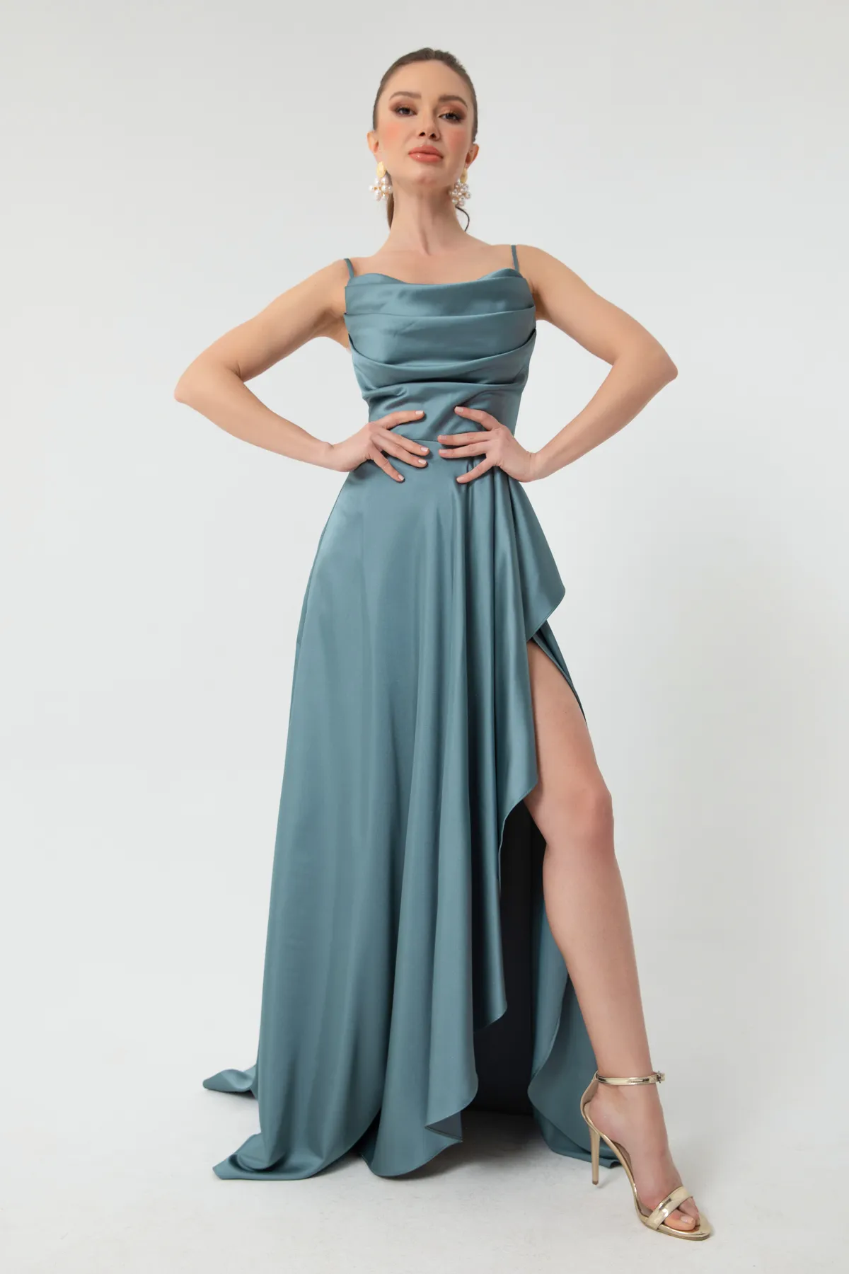 Lafaba  Blaues Abendkleid und Abschlusskleid aus Satin mit Rüschen und Schlitz für Damen
