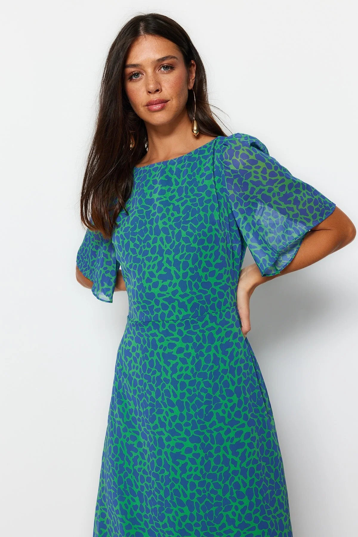 Trendyol Collection  Grün bedrucktes Webkleid TWOSS23EL01372