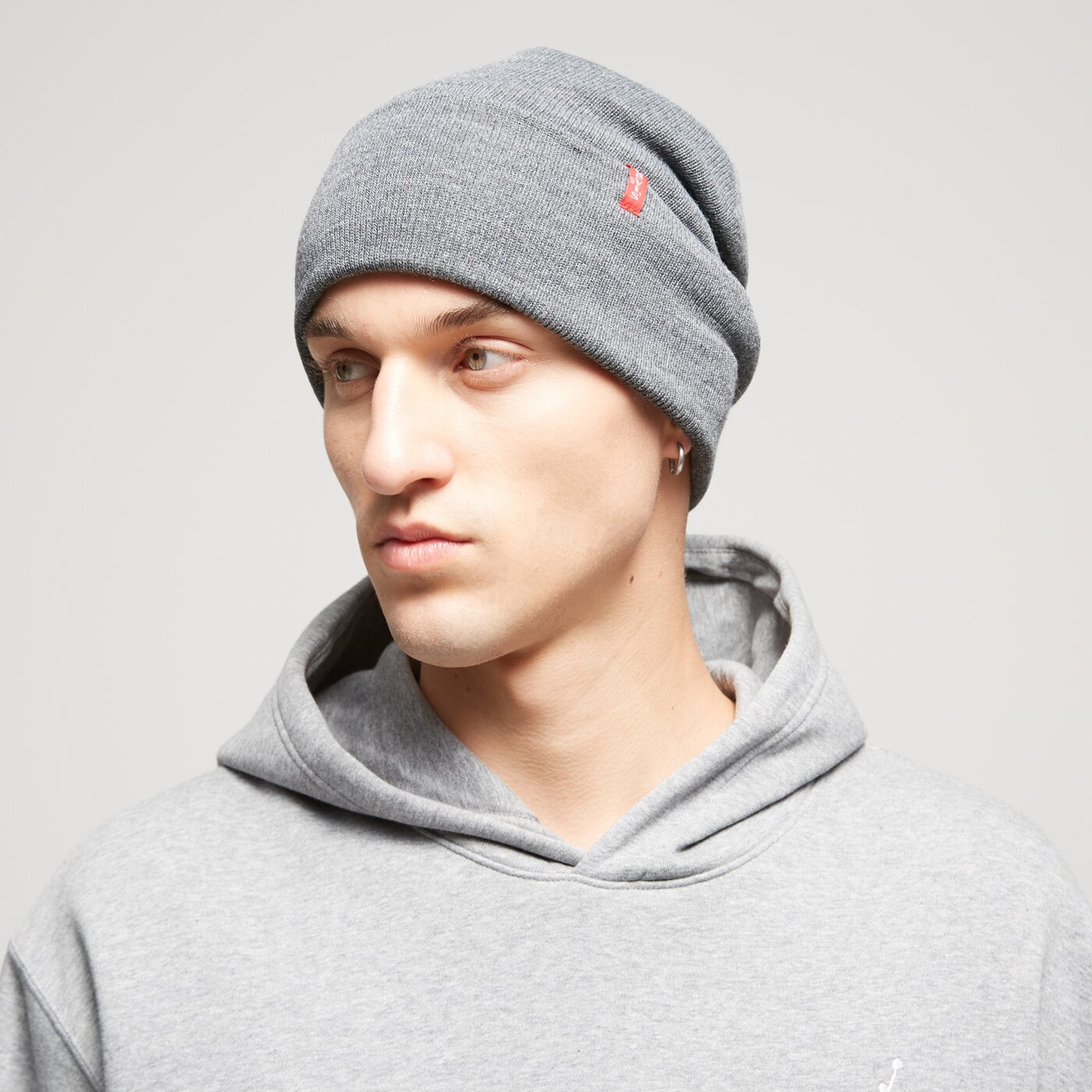 LEVI'S MÜTZE SLOUCHY RED TAB BEANIE Grau