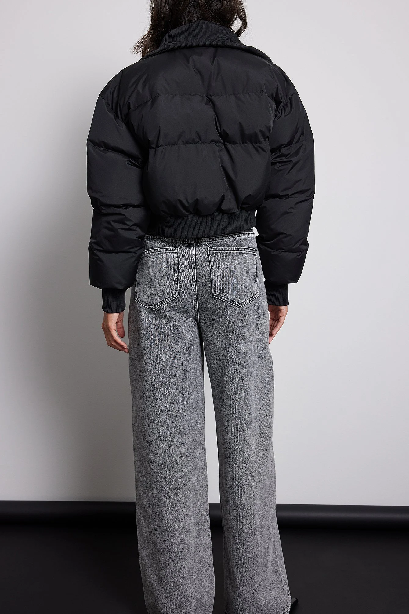Gefütterte Cropped-Jacke mit Daunenmischung