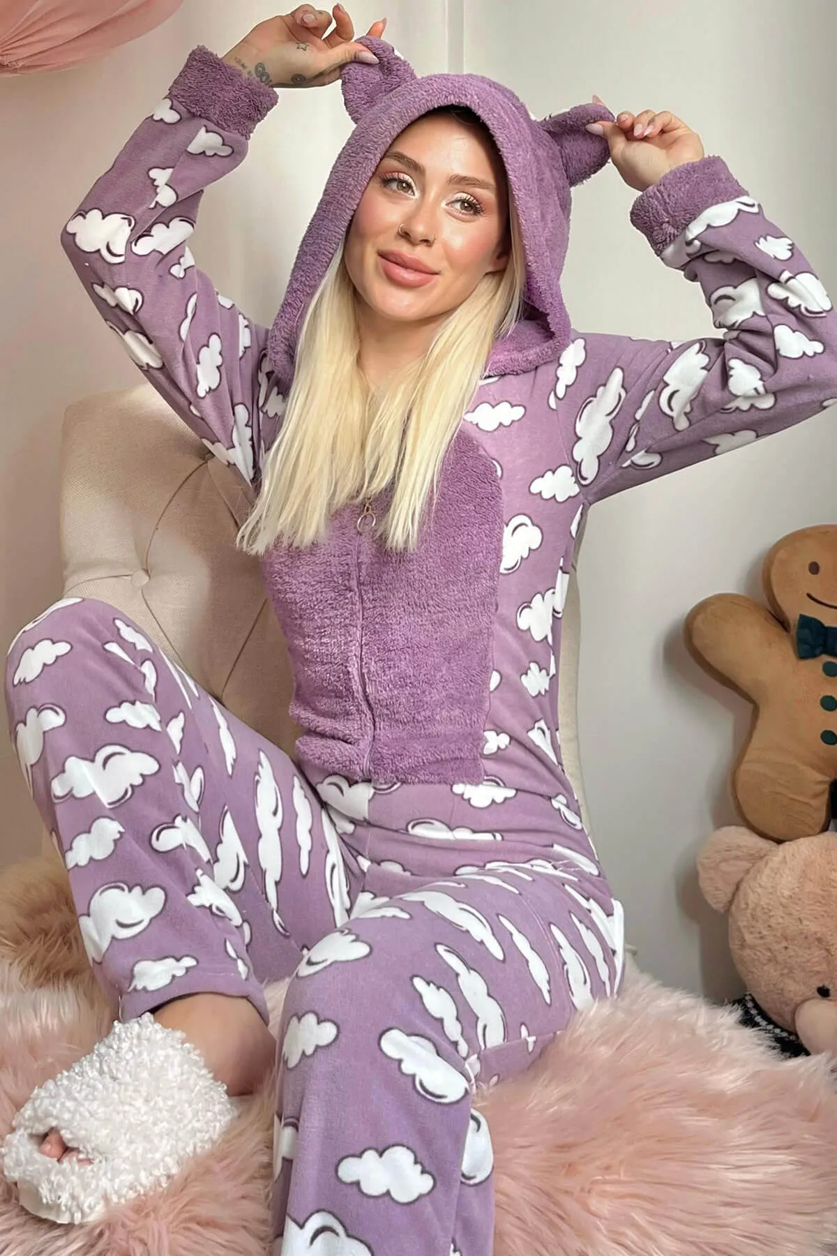 Pijamaevi  Lilafarbenes Cloud-gemustertes Fleece-Plüsch-Overall-Pyjama-Set für Damen