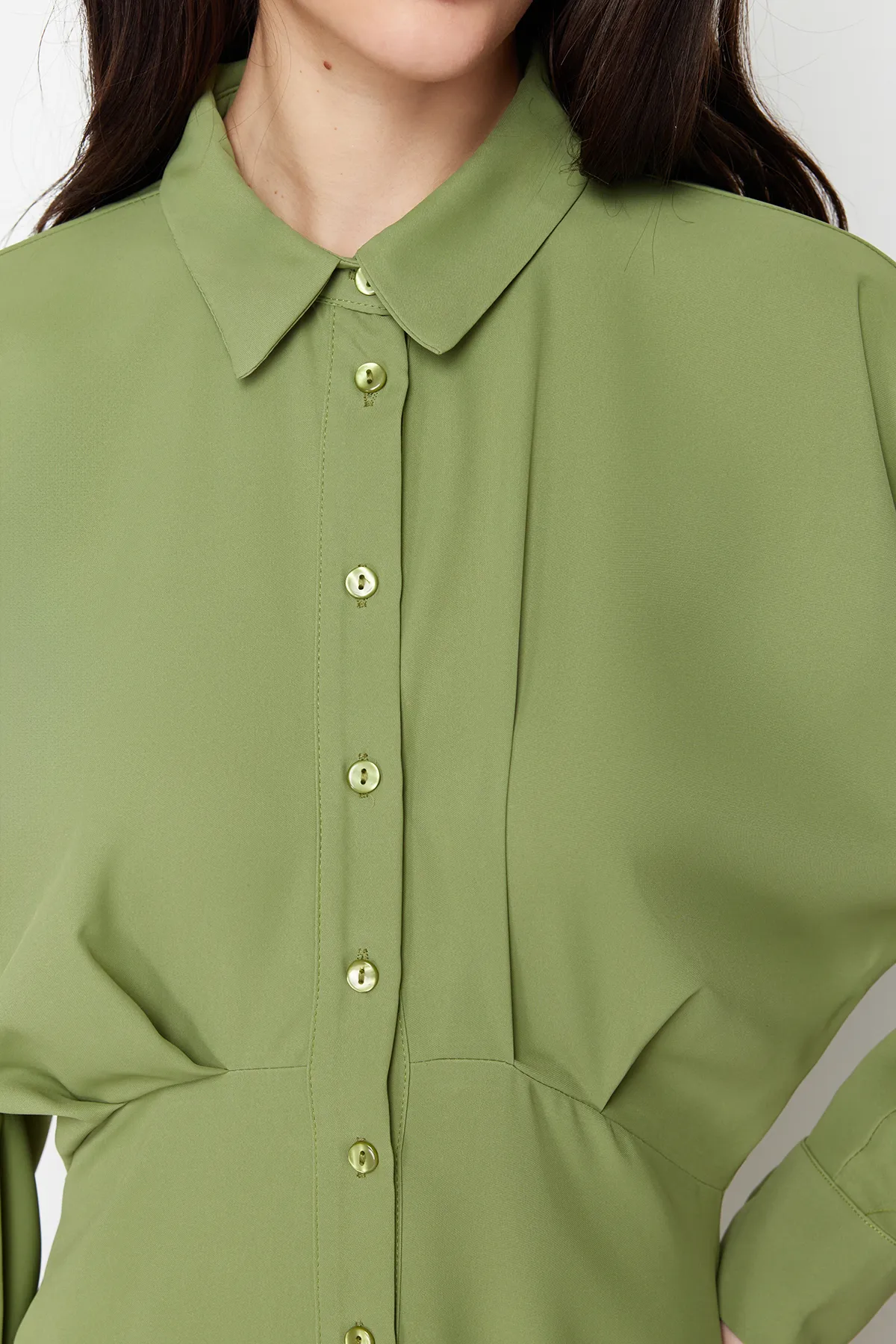 Trendyol Modest  Khakifarbenes, detailliertes, gewebtes Hemdkleid TCTSS24EB00011