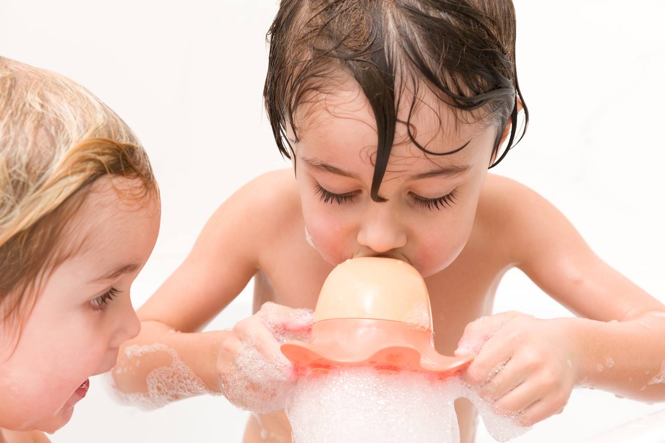Oppi Nachhaltiges Baby Badespielzeug FLOT TAKO OPPI - orange