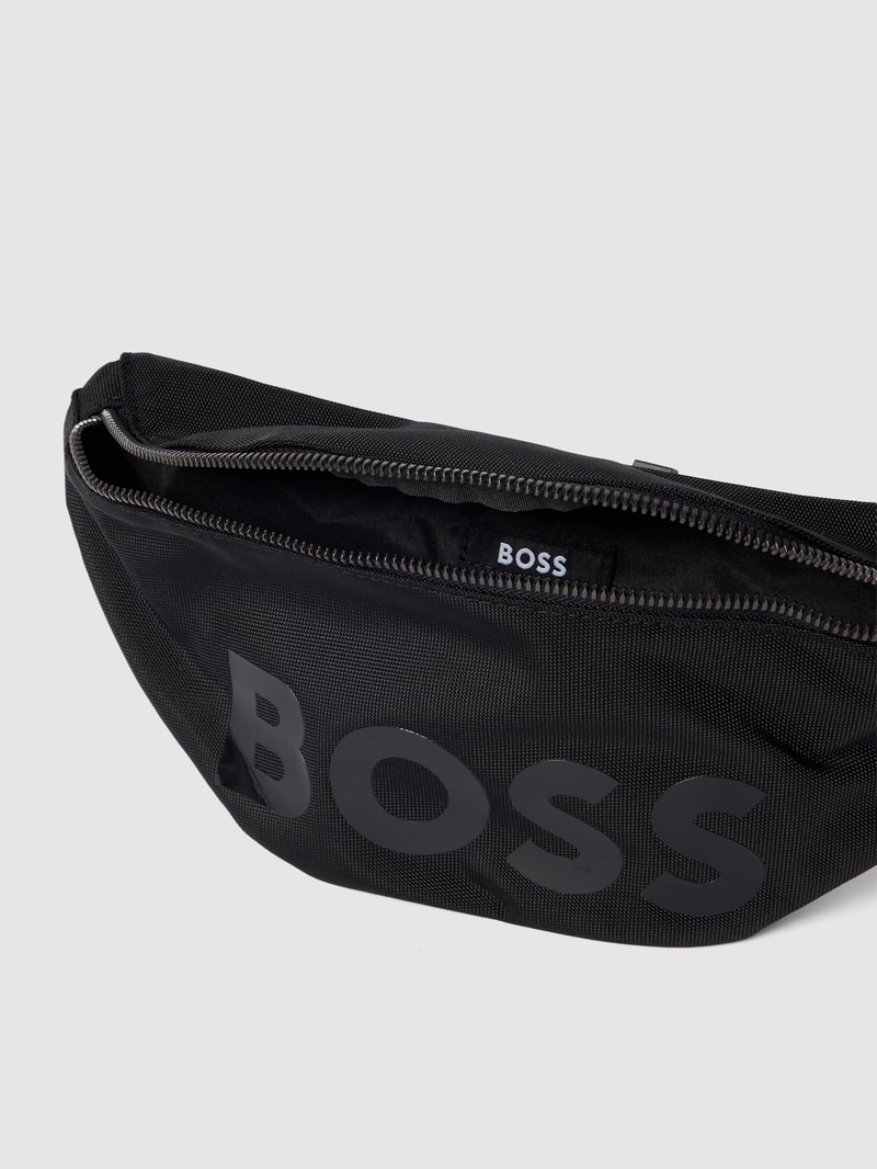 Bauchtasche mit Label-Print Modell 'Catch Bumbag' in schwarz