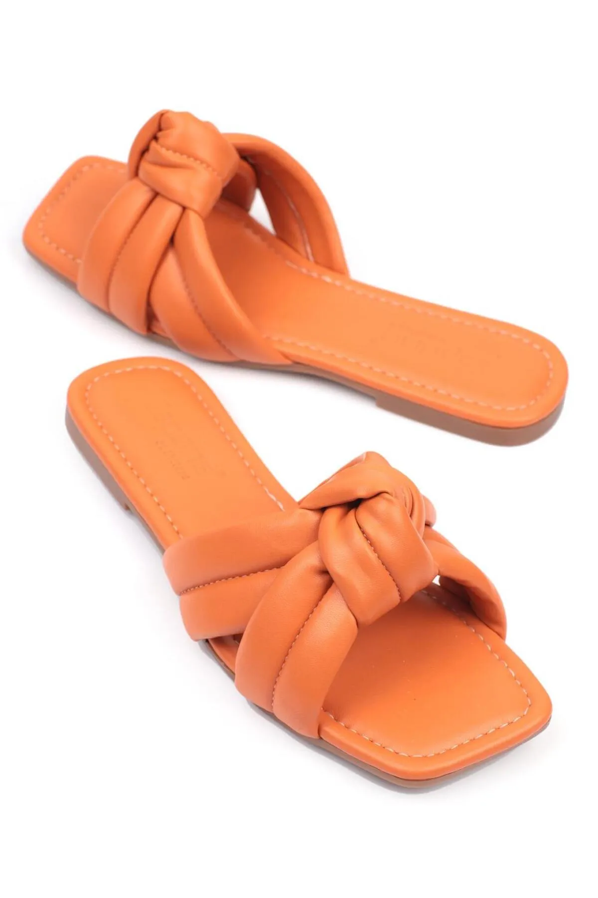 Capone Outfitters  Capone Damen-Hausschuhe mit flachem Absatz in Orange