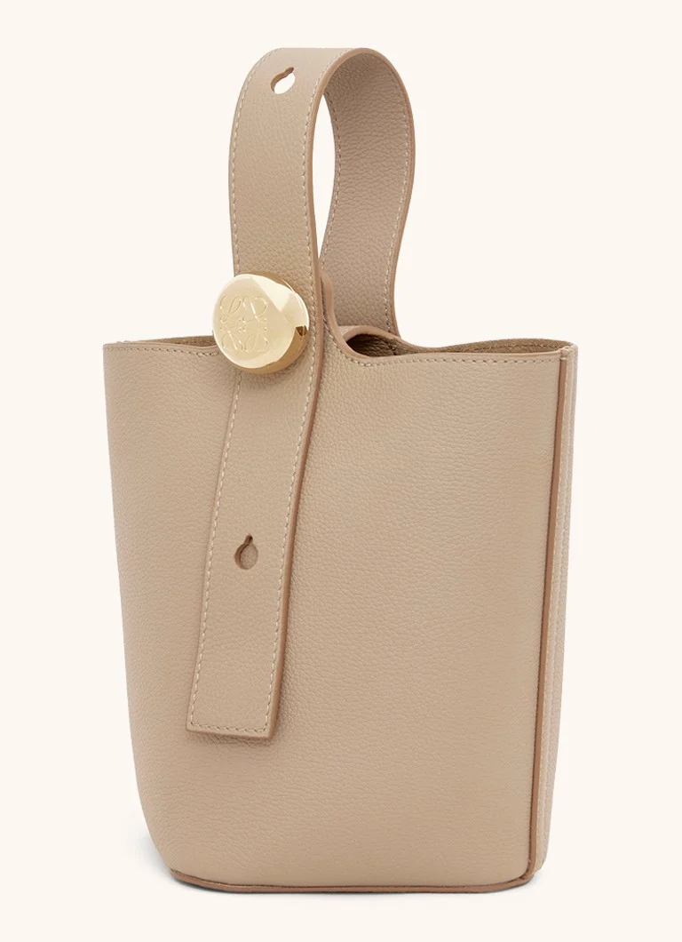 LOEWE Pebble Bucket μίνι τσάντα ώμου από δέρμα μοσχαριού
