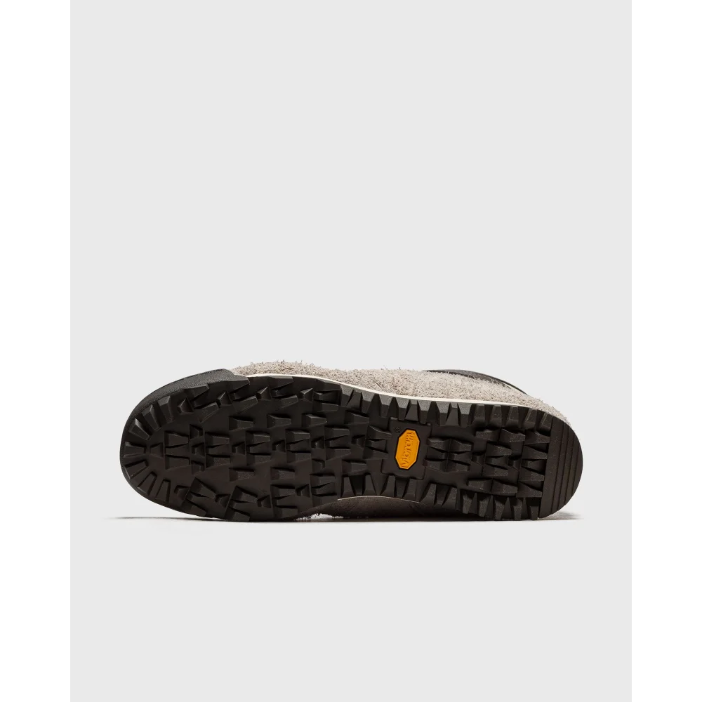 New Balance Rainier URAINAD / grau