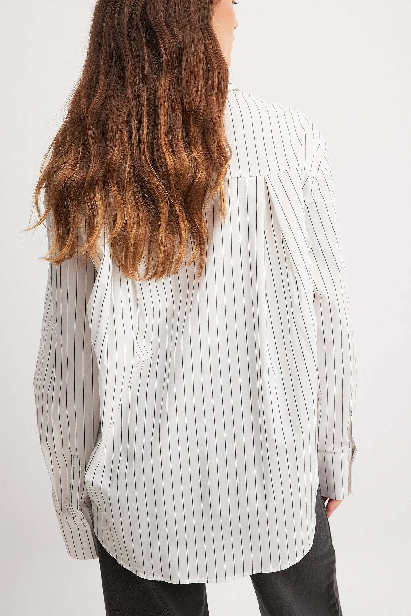 Gestreiftes Oversize-Baumwollhemd