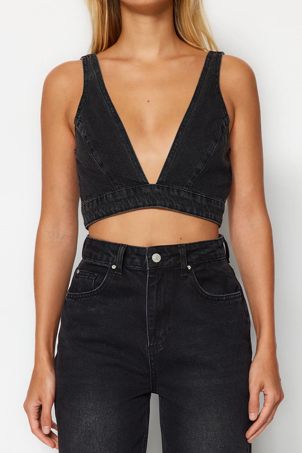 Trendyol Collection  Anthrazitfarbenes Crop-Denim-Bustier TWOAW24BS00000