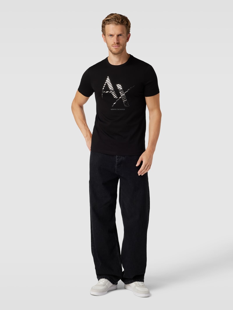 T-Shirt mit Label-Print und Rundhalsausschnitt in schwarz
