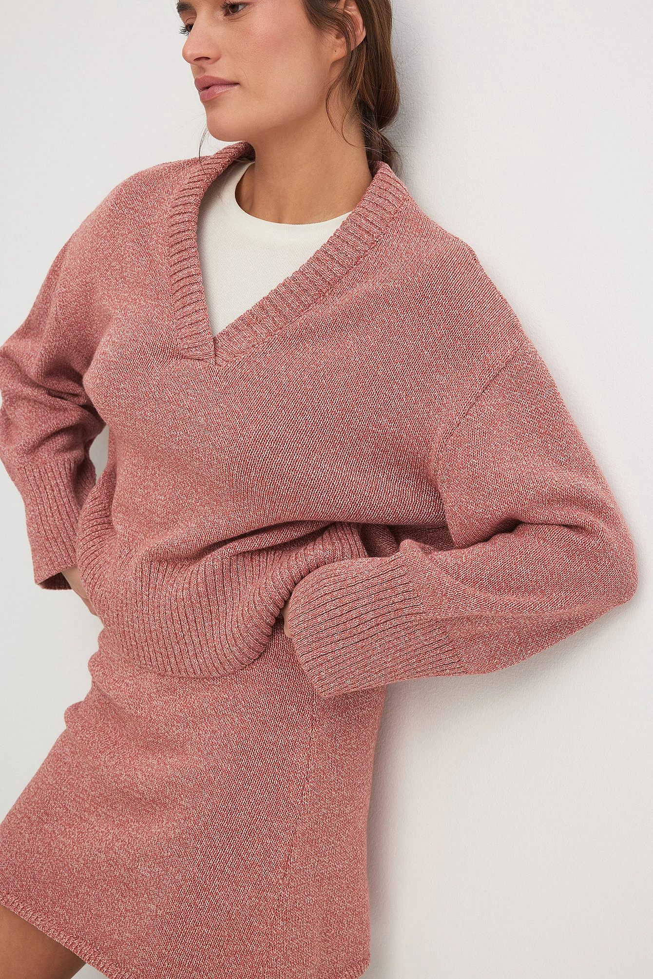 Strickpullover mit V-Ausschnitt und weiten Ärmeln