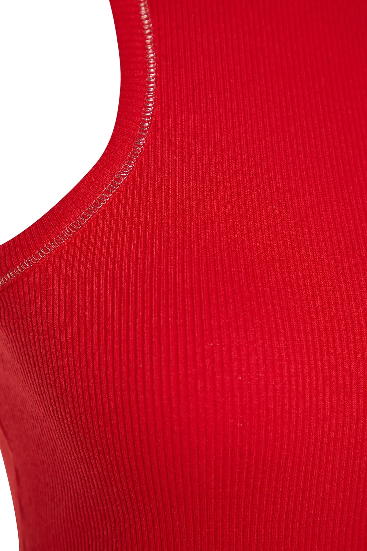 Trendyol Collection  Rotes, nachhaltigeres, tailliertes, geripptes Mini-Strickkleid mit Neckholder TWOSS23EL01970