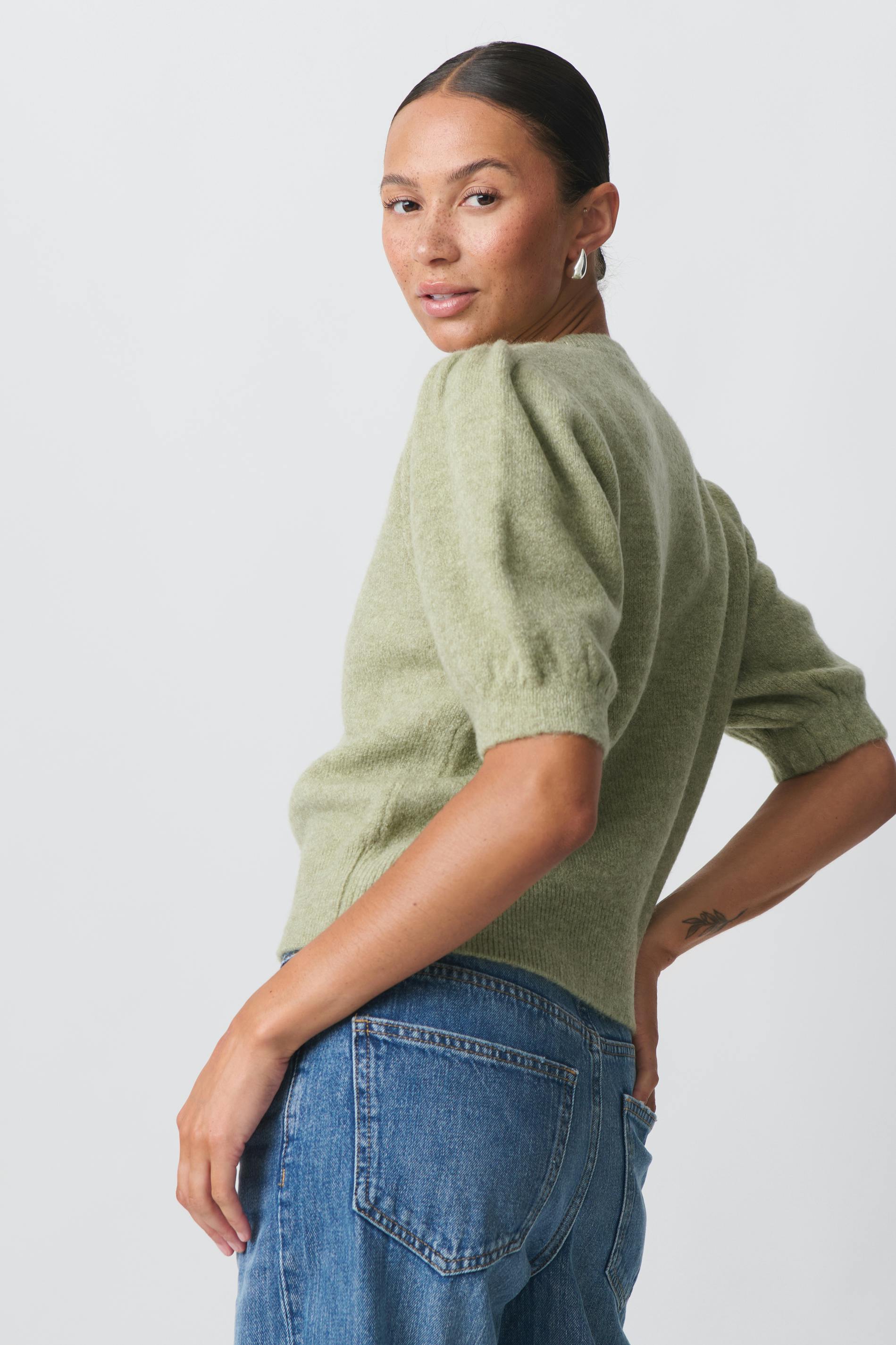 Knitted puff sleeve top