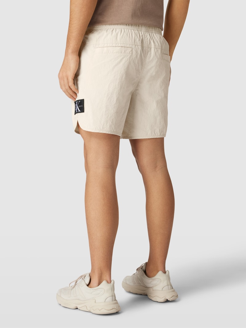 Shorts mit Label-Patch Modell 'WOVEN' in sand