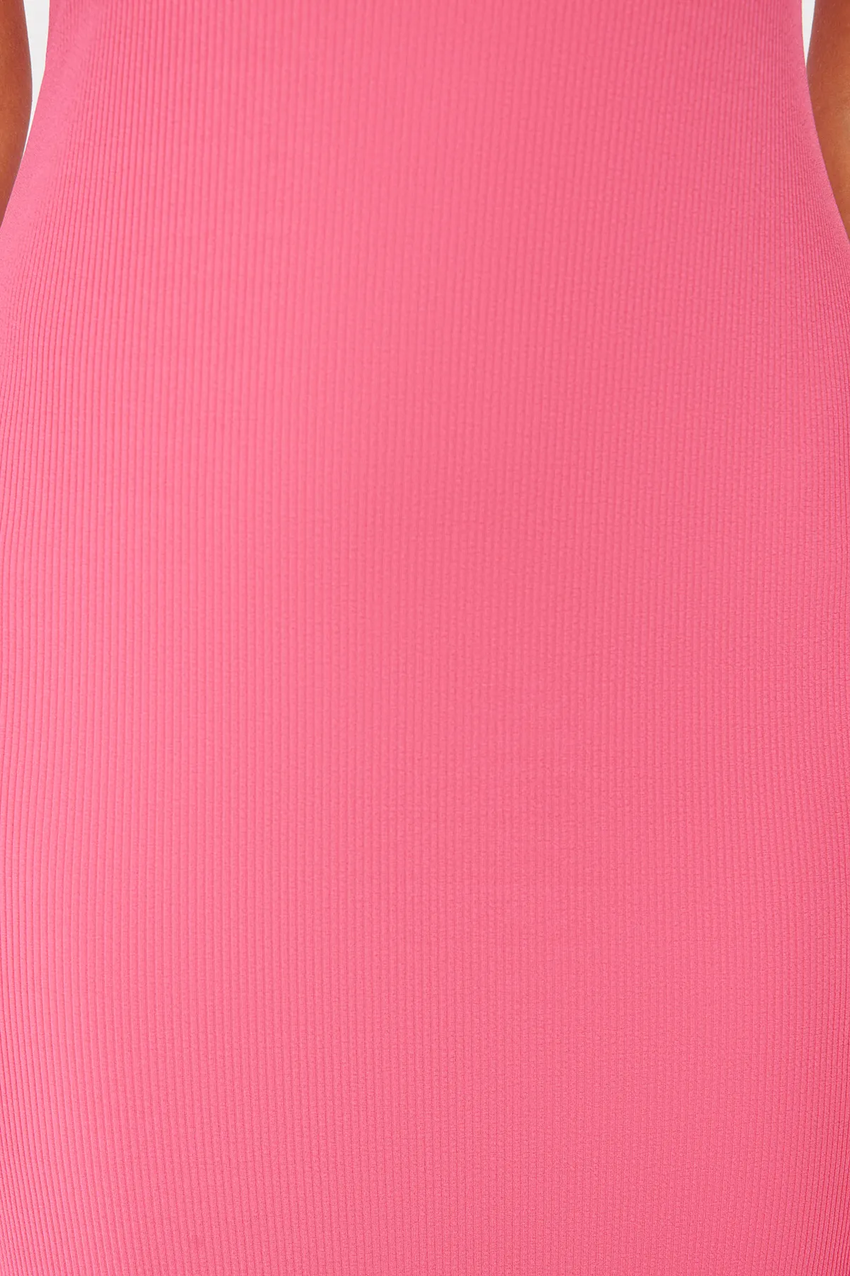 Trendyol Collection  Fuchsiafarbenes, figurbetontes Maxi-Bleistiftkleid aus flexiblem Strick mit Neckholderkragen TWOSS24EL00186