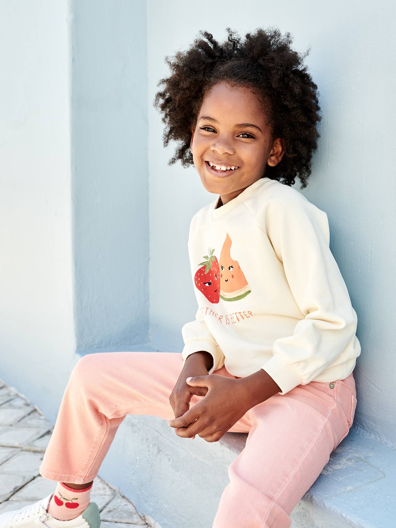 Sweat motifs fruits fille rose pâle