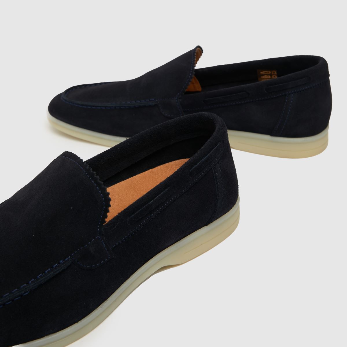 Schuh Philip – Marinblå loafers i mocka