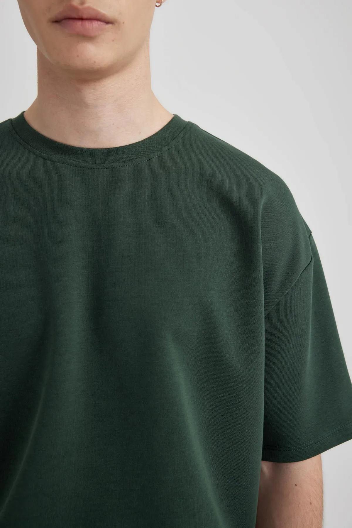 DeFacto  Oversize-T-Shirt mit Rundhalsausschnitt aus schwerem Stoff X3926az24sp