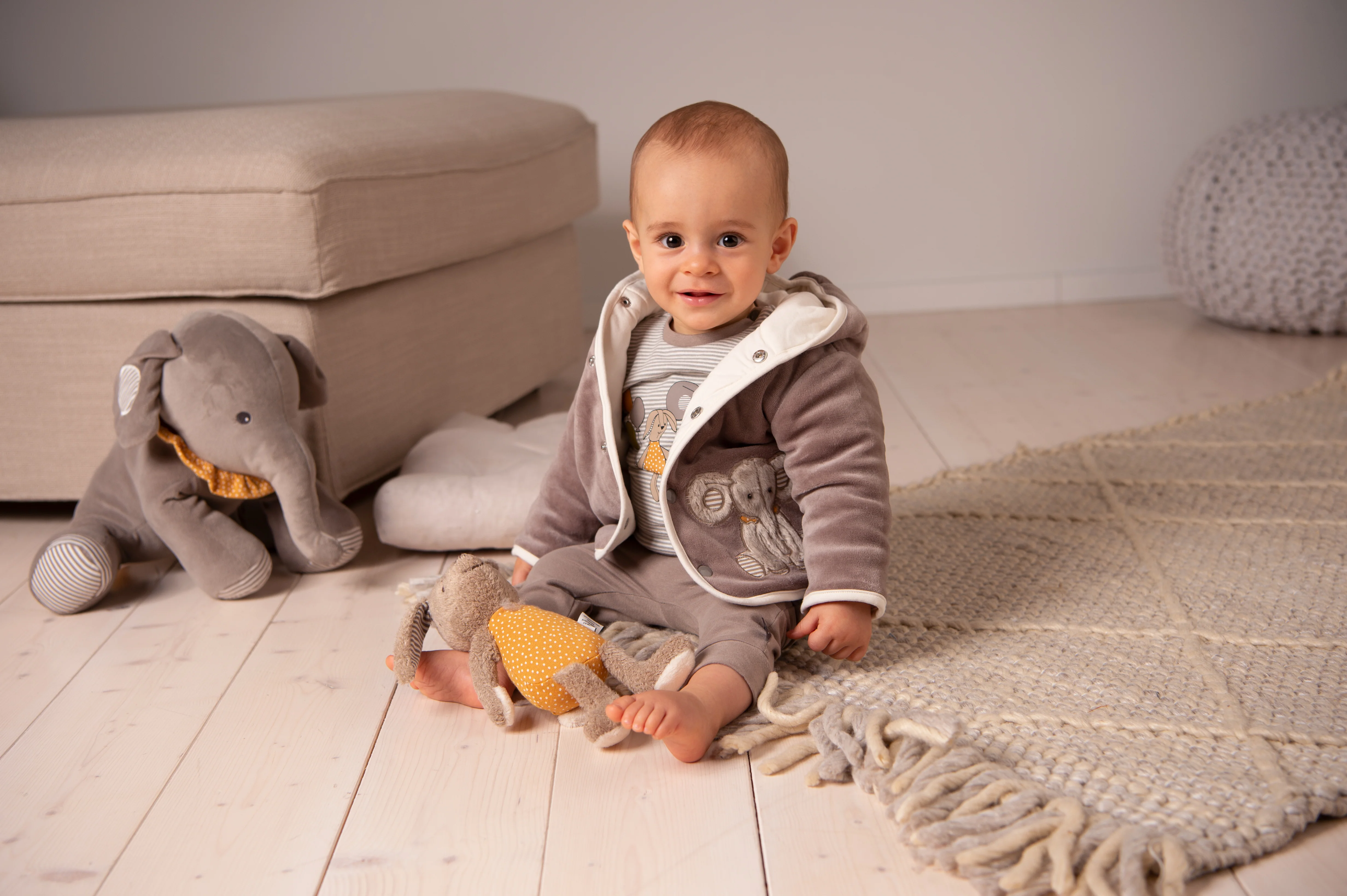 Kapuzen-Jacke aus Nicki, Motiv Elefant Eddy, Grau